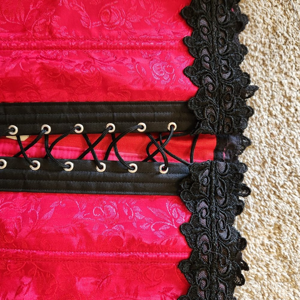 Corset - Picture 7 of 9